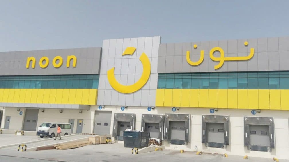 Inform your Customers about your Products with Outdoor Signage
