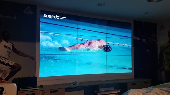 How Digital Signage Enhances Customer Experience