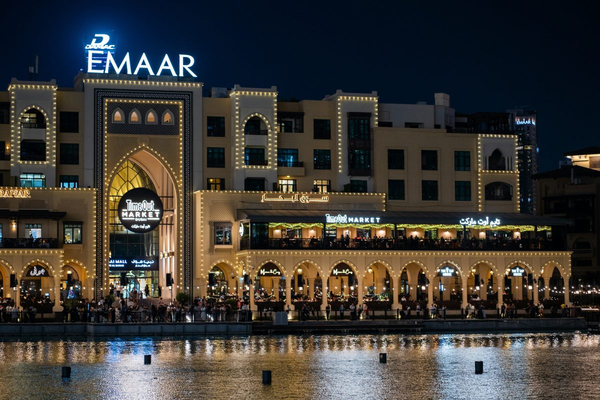 Restaurant signage in Dubai with LED displays" or "Best signage solutions for restaurants in Dubai.