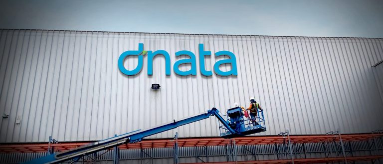 Dnata Logistics <br>Illuminated Signage Systems