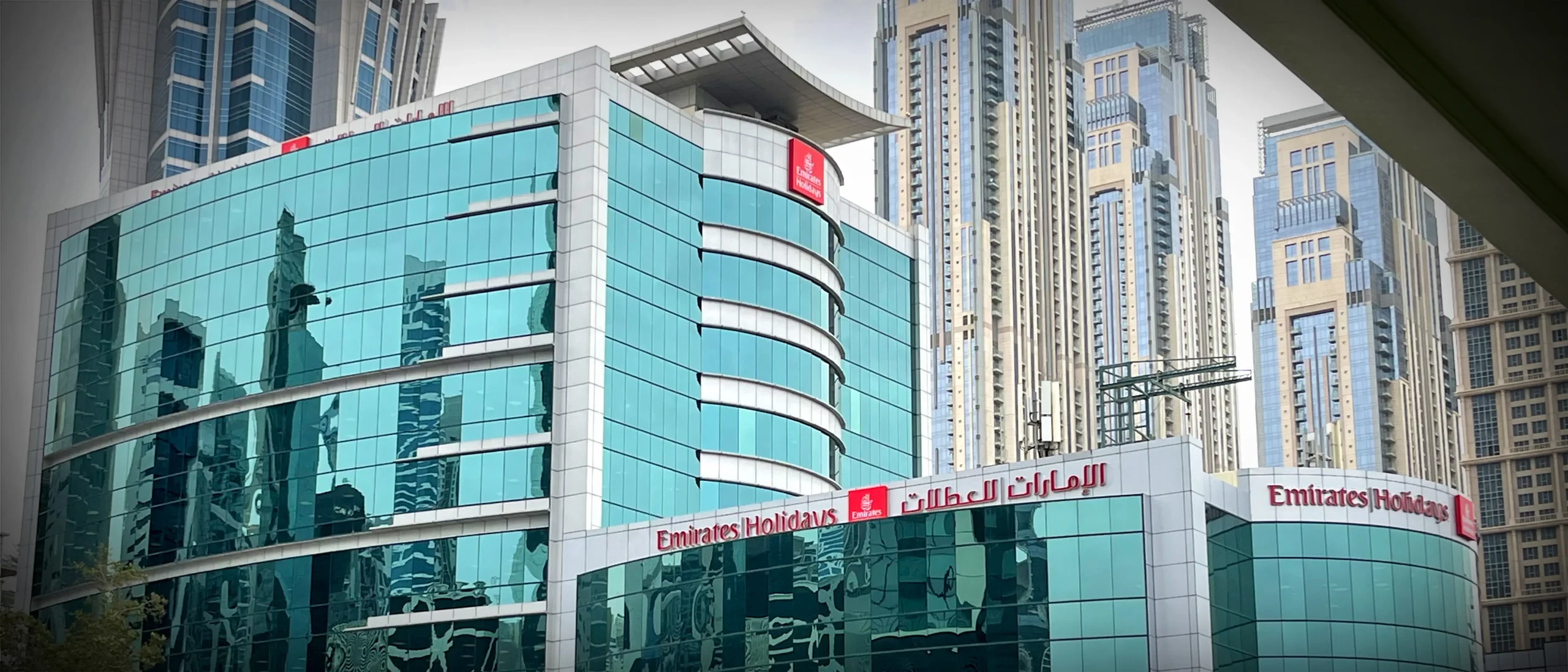 Emirates Holidays <br>Rooftop Façade Signage
