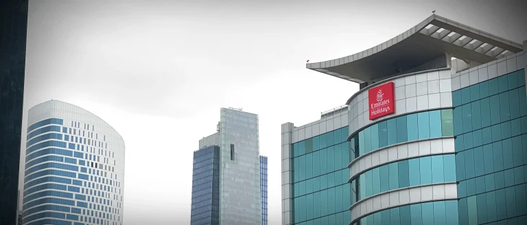 Emirates Holidays <br>Rooftop Façade Signage