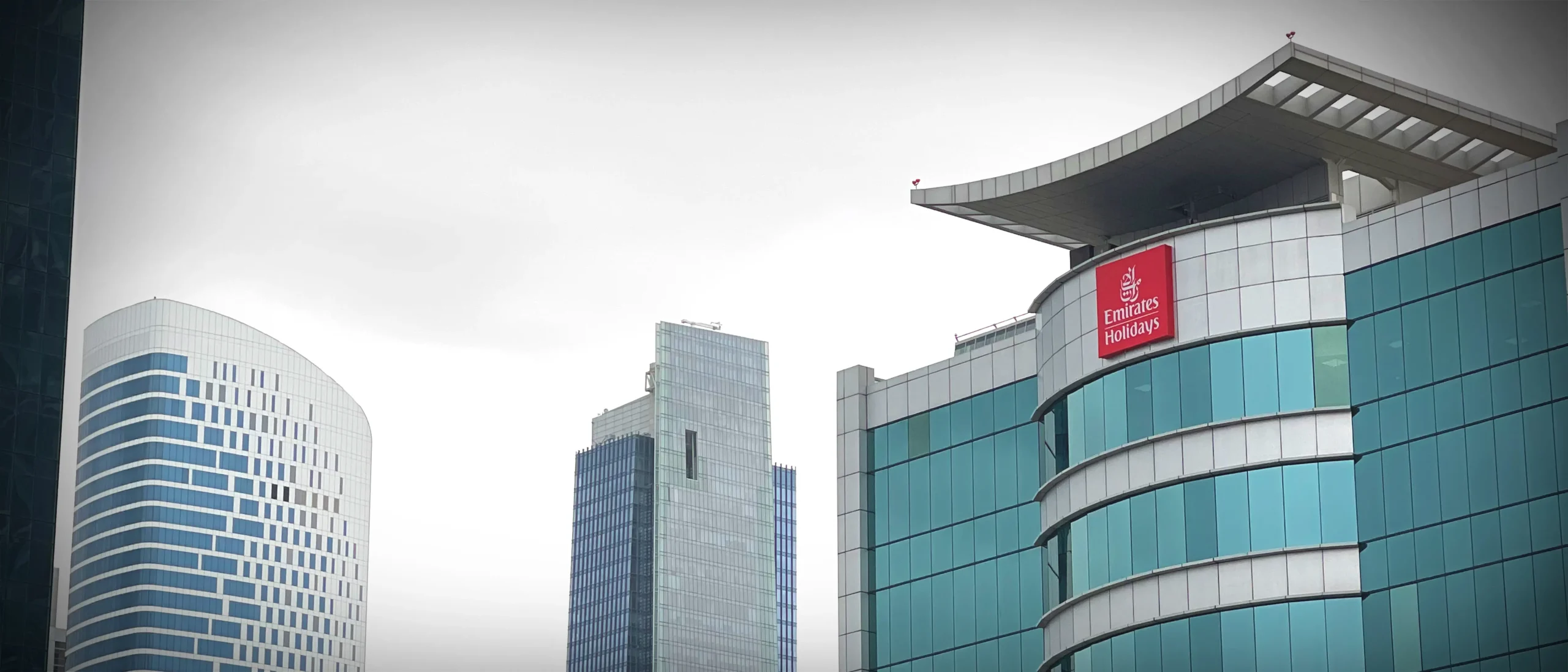 Emirates Holidays <br>Rooftop Façade Signage