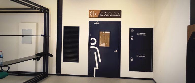Hatta Souq <br>Heritage-Driven Wayfinding & High-Altitude Roof Branding