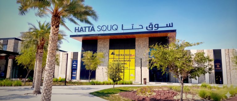 Hatta Souq <br>Heritage-Driven Wayfinding & High-Altitude Roof Branding