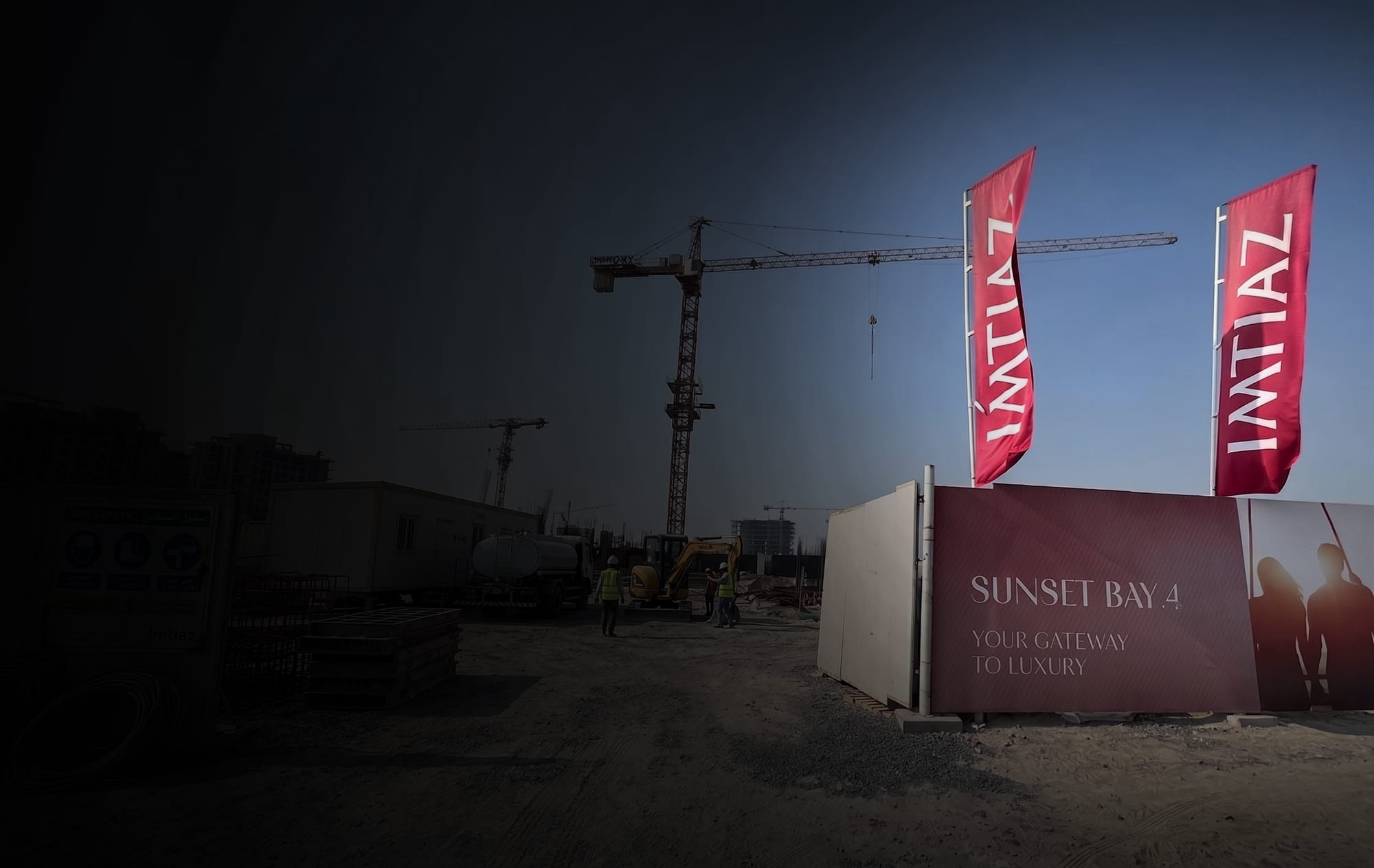 Rapid-Response Advertising Signage for Deira Island Development